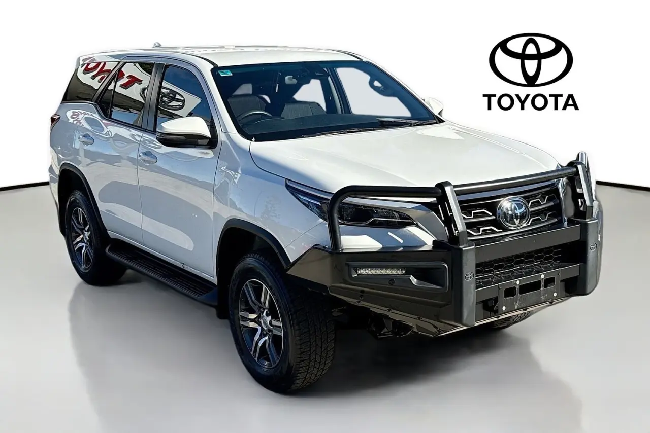 2022 Toyota Fortuner Gallery Image 2