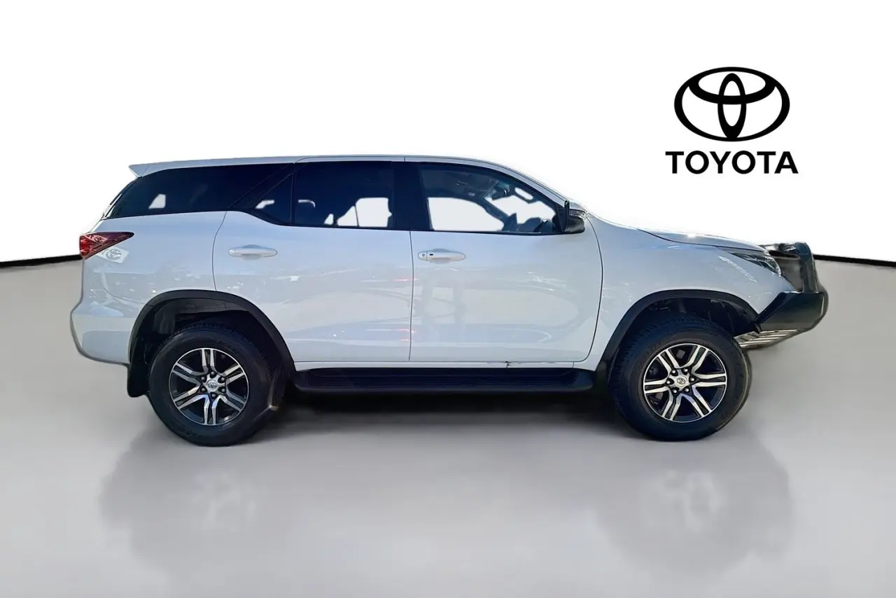 2022 Toyota Fortuner Gallery Image 27