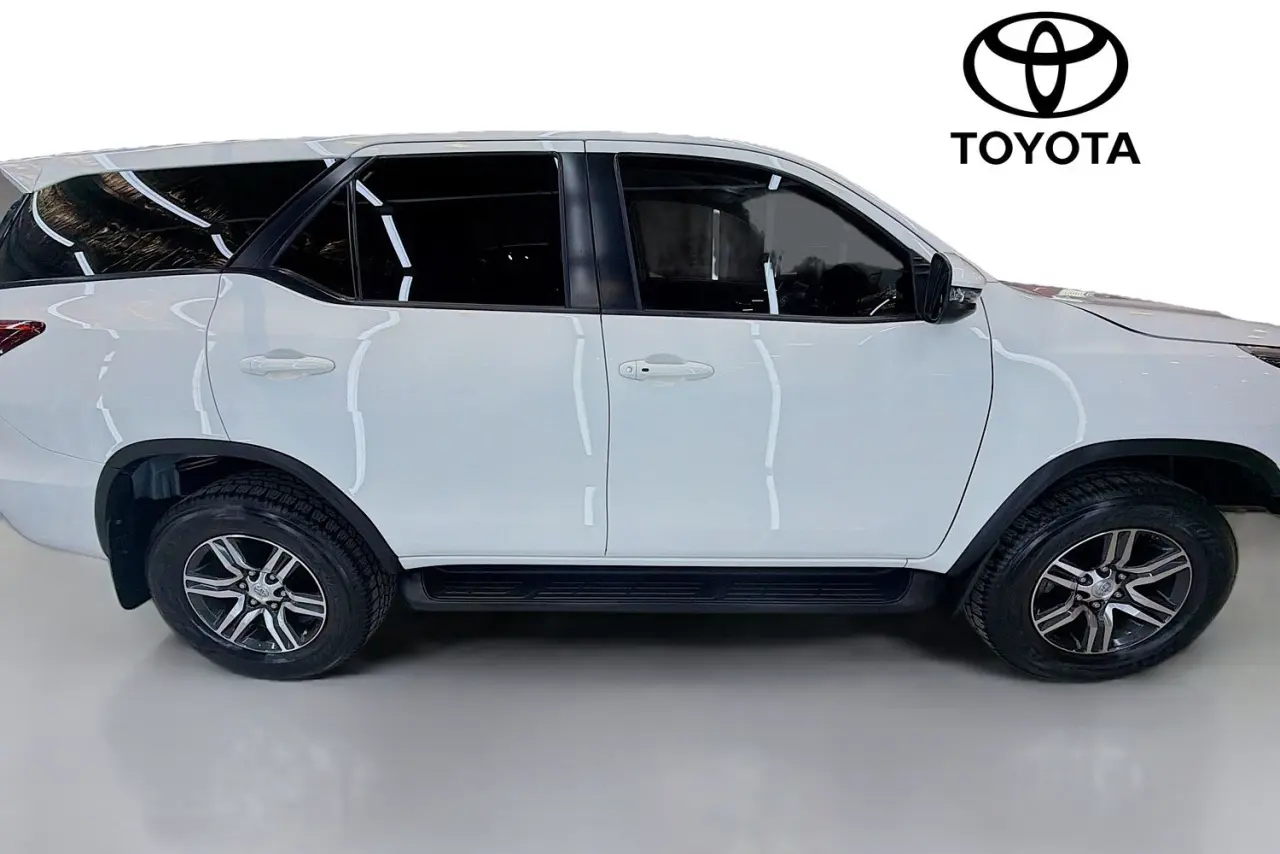2022 Toyota Fortuner Gallery Image 28