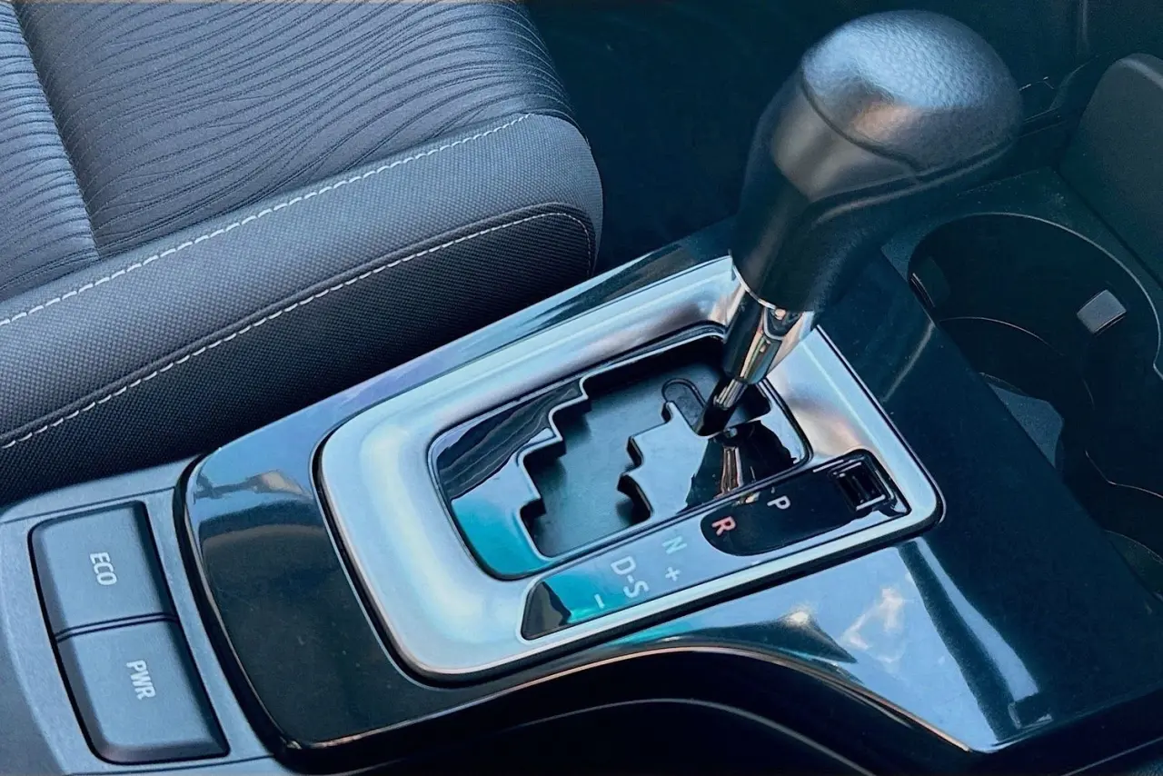 2022 Toyota Fortuner Gallery Image 32
