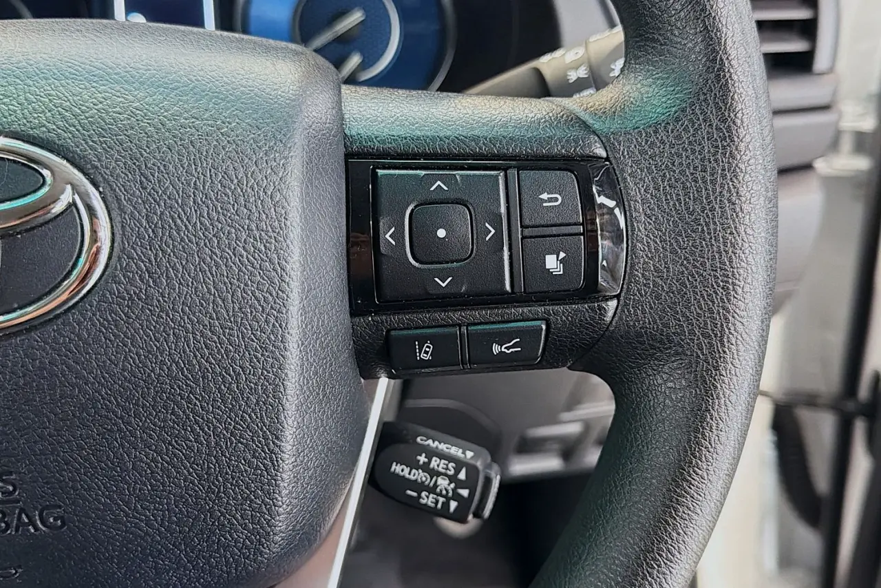 2022 Toyota Fortuner Gallery Image 36