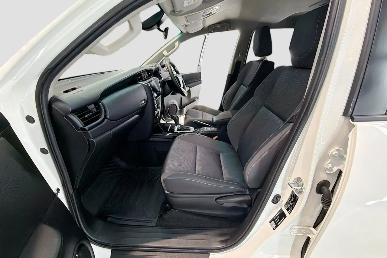 2022 Toyota Fortuner Gallery Image 41