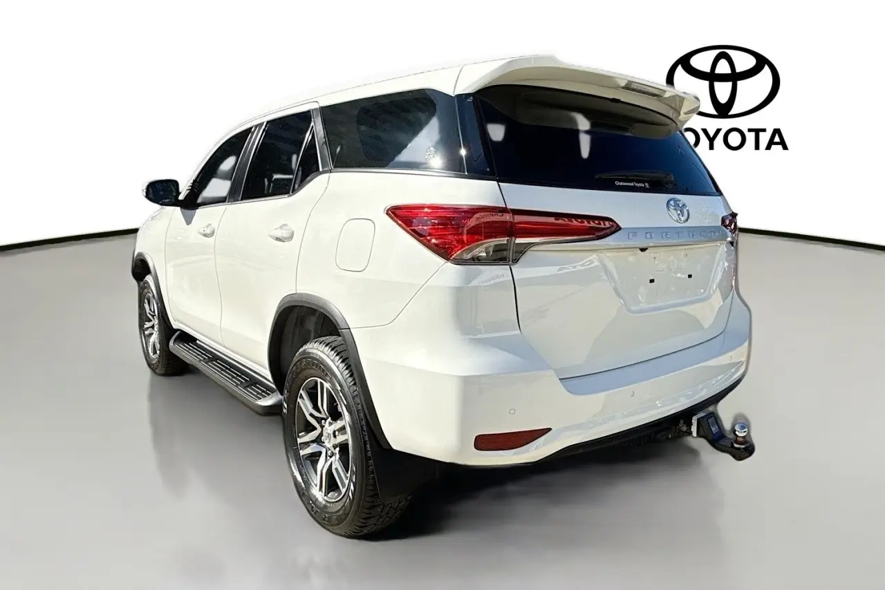 2022 Toyota Fortuner Gallery Image 9