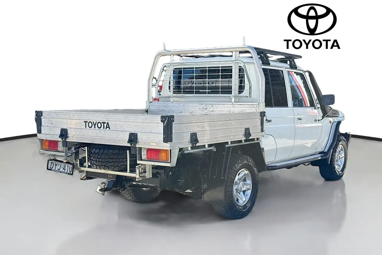 2018 Toyota Landcruiser Gallery Image 10