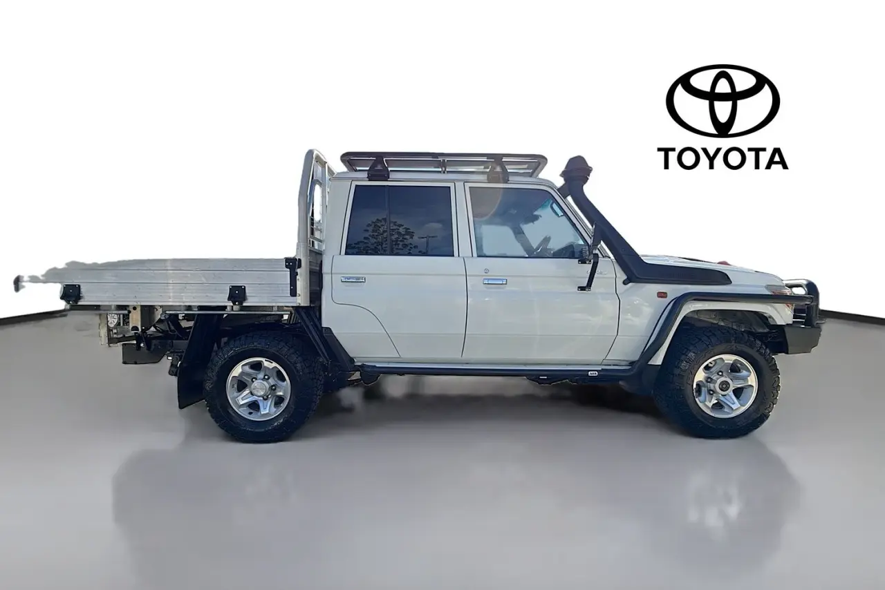 2018 Toyota Landcruiser Gallery Image 11