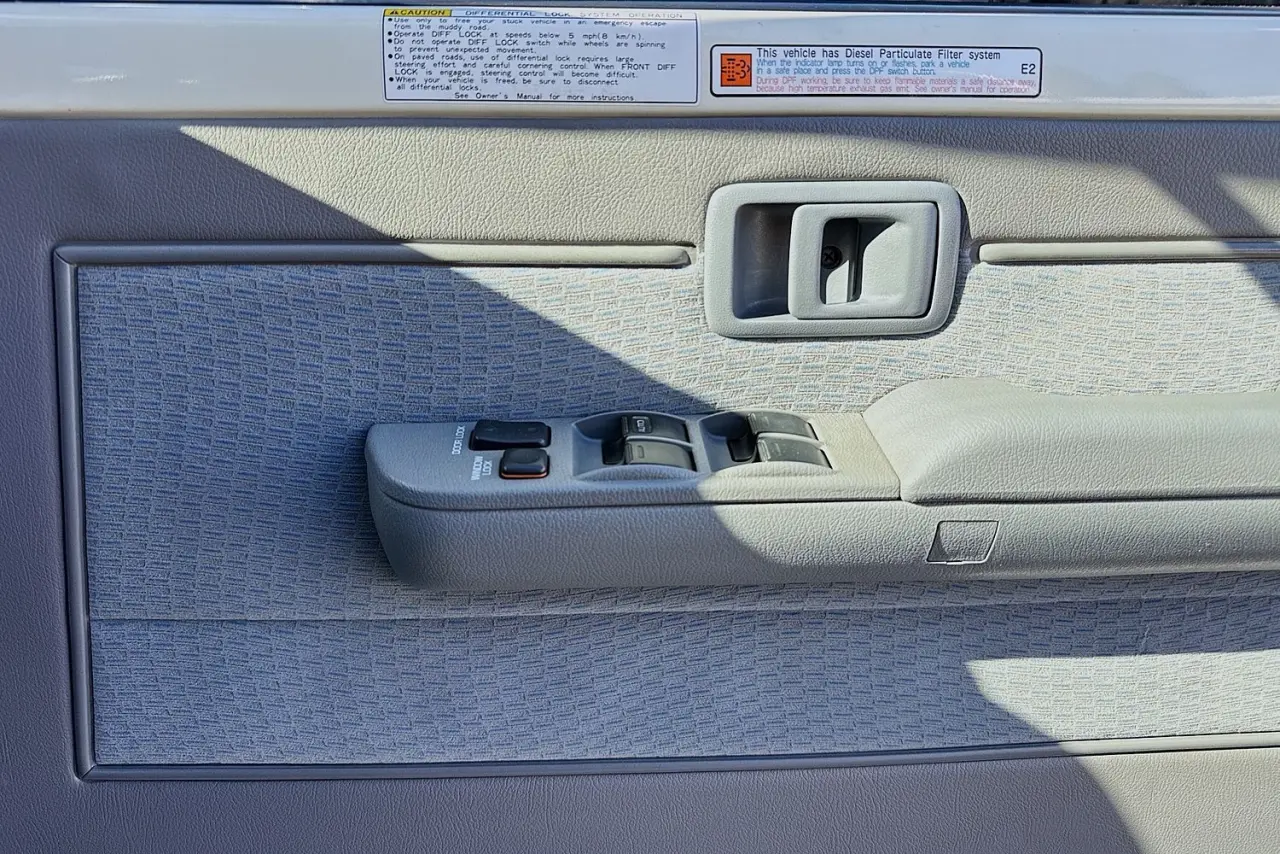 2018 Toyota Landcruiser Gallery Image 21