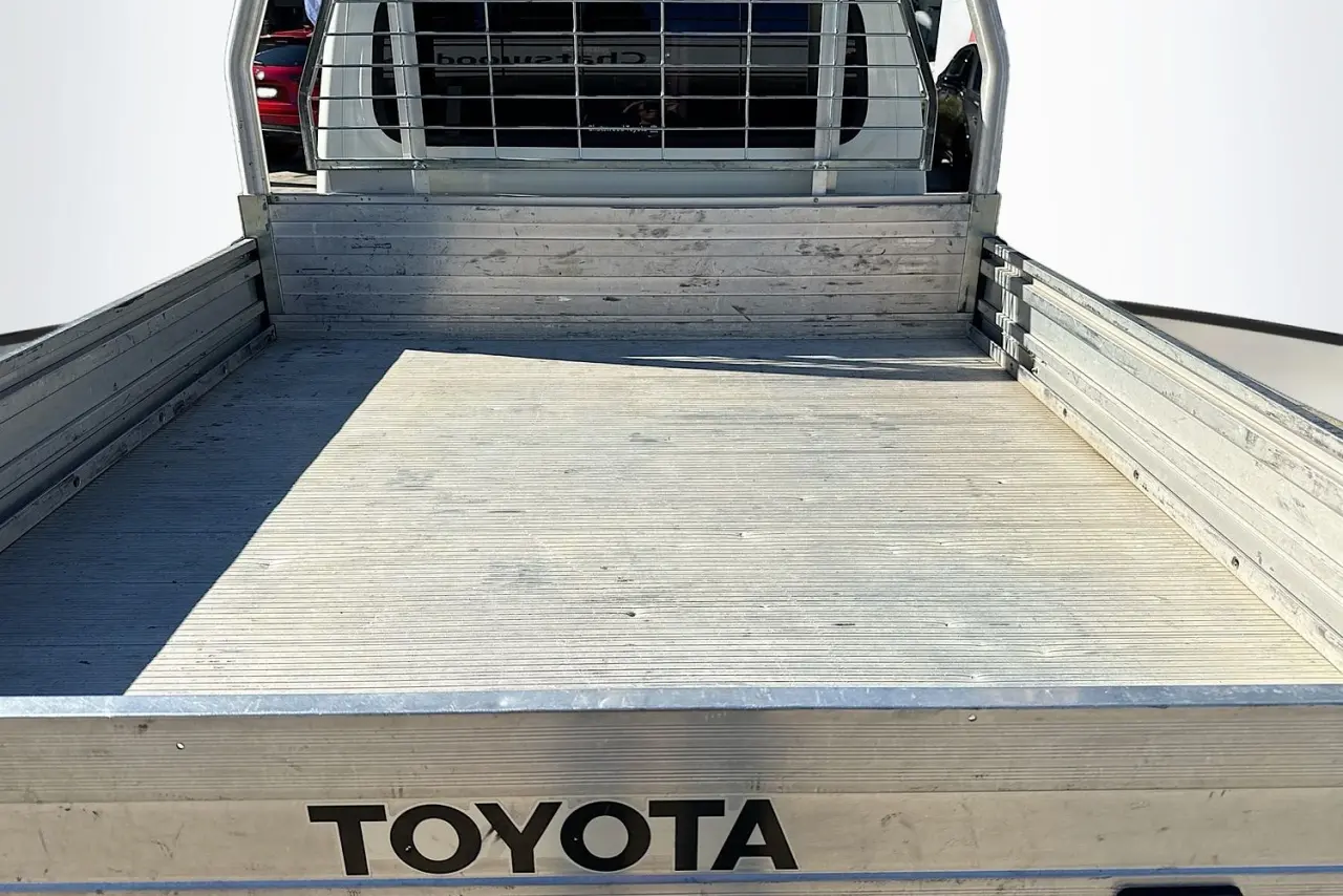 2018 Toyota Landcruiser Gallery Image 24