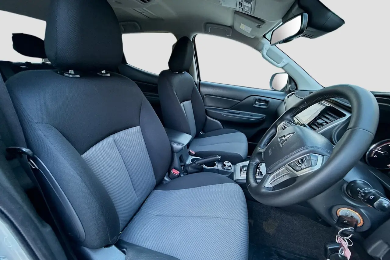 2022 Mitsubishi Triton Gallery Image 12