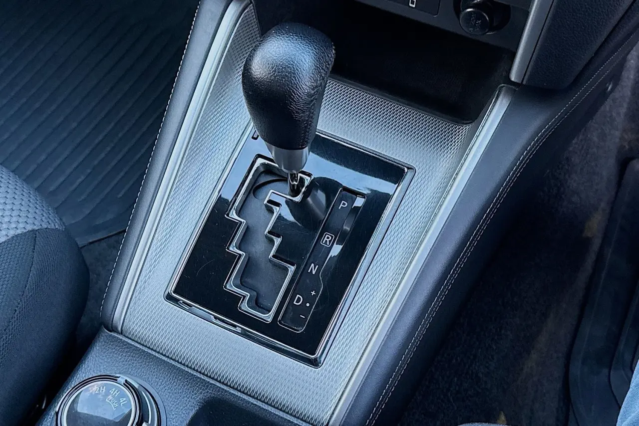 2022 Mitsubishi Triton Gallery Image 16