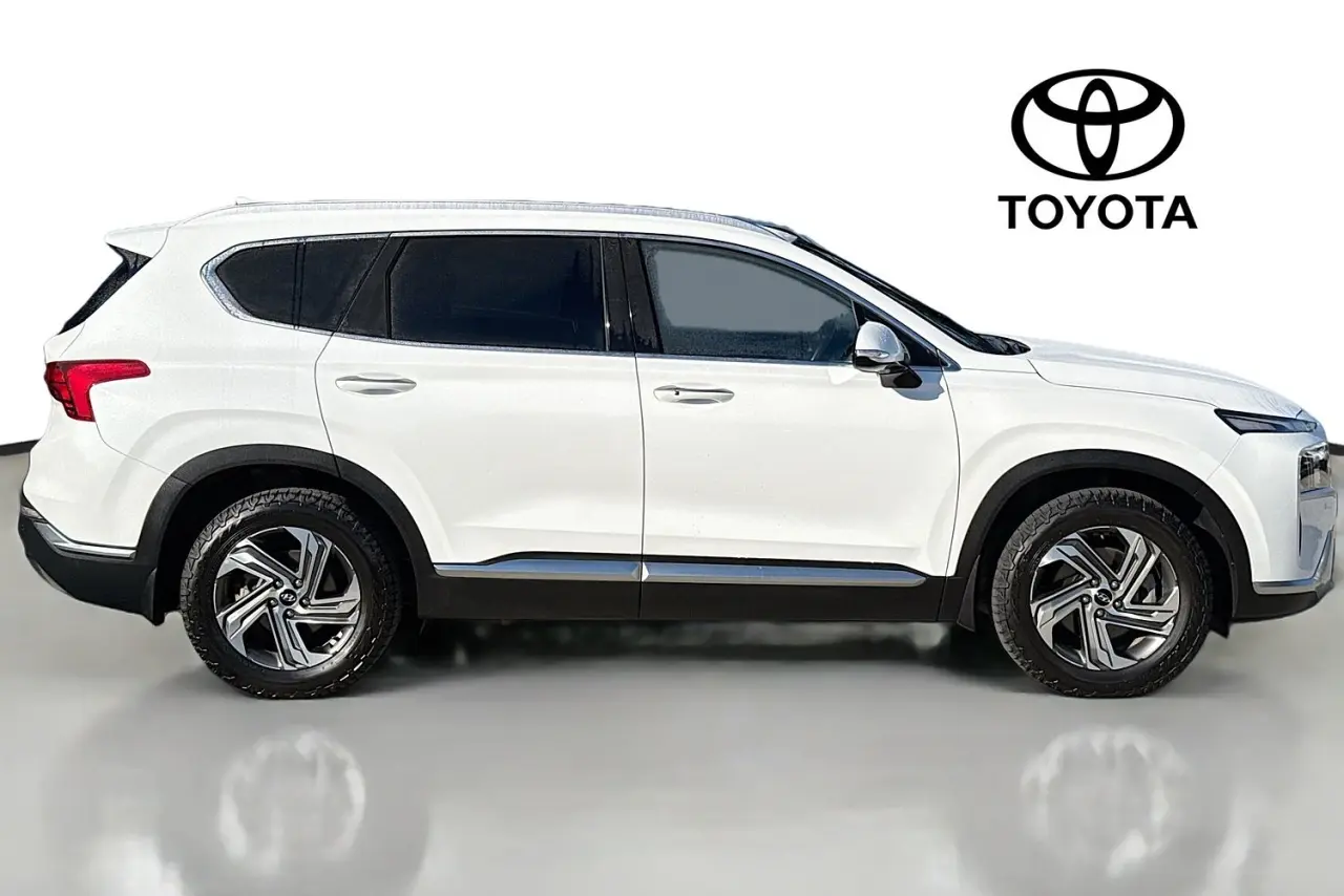 2023 Hyundai Santa Fe Gallery Image 11