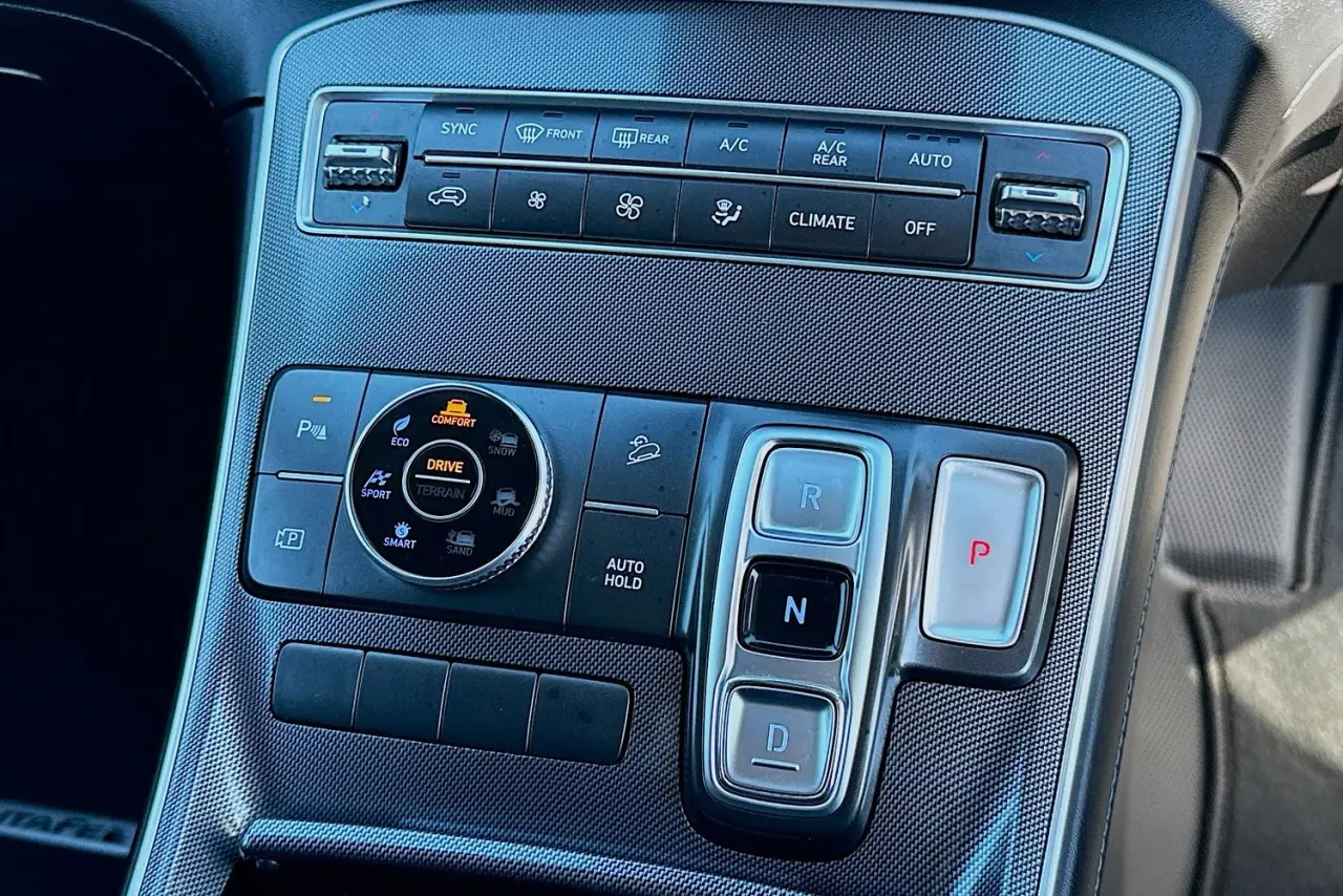 2023 Hyundai Santa Fe Gallery Image 16