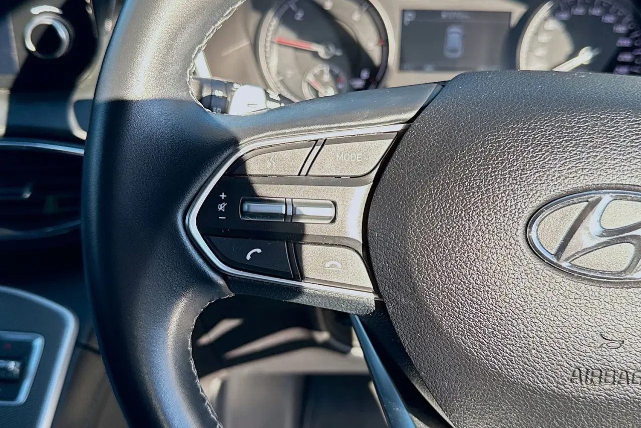 2023 Hyundai Santa Fe Gallery Image 17
