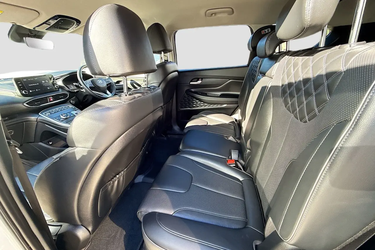 2023 Hyundai Santa Fe Gallery Image 24