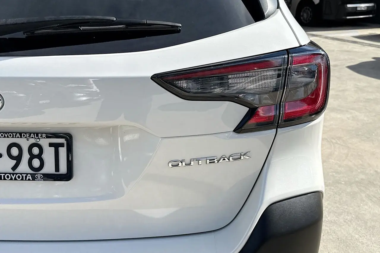 2022 Subaru Outback Gallery Image 9