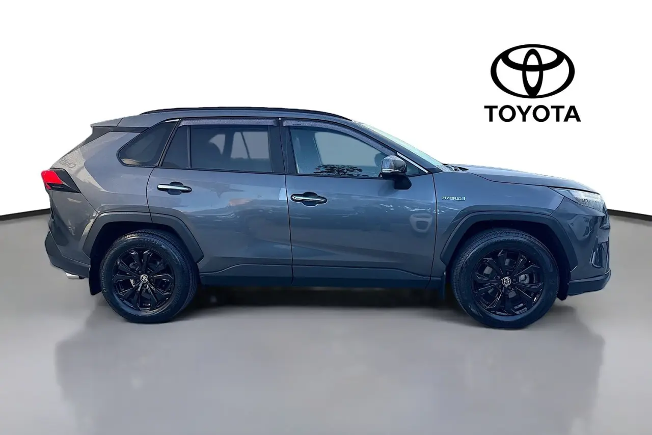 2022 Toyota RAV4 Gallery Image 11