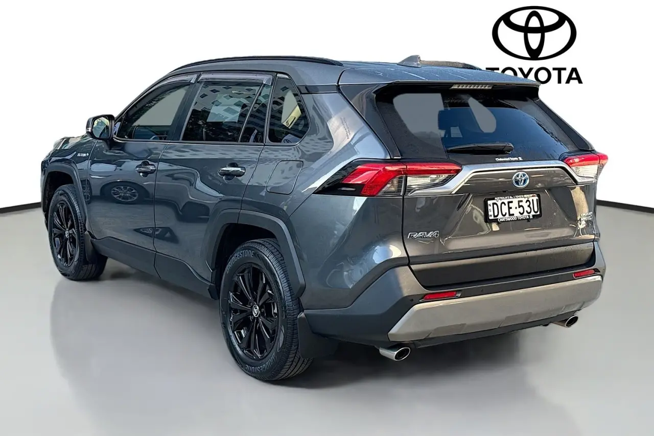 2022 Toyota RAV4 Gallery Image 6
