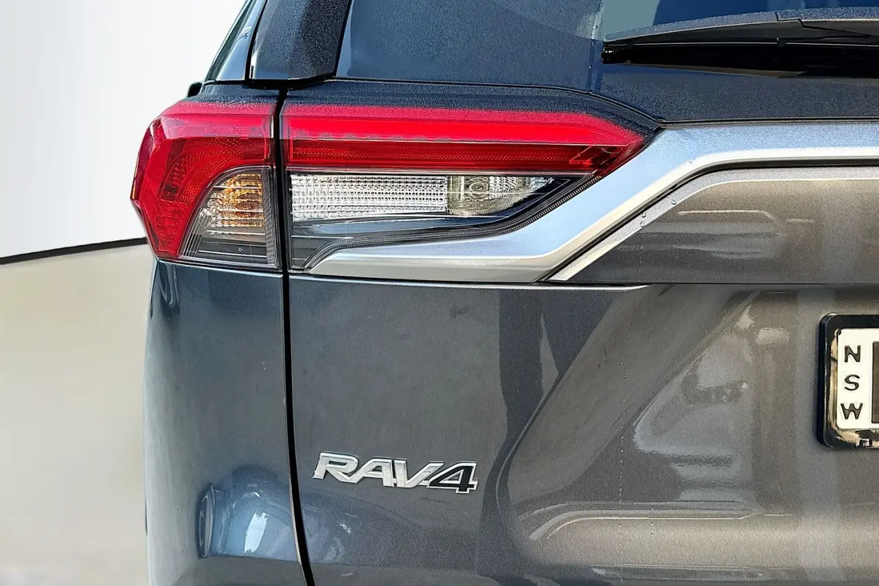2022 Toyota RAV4 Gallery Image 8