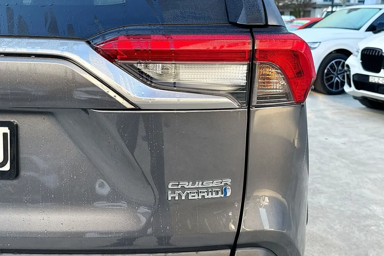 2022 Toyota RAV4 Gallery Image 9