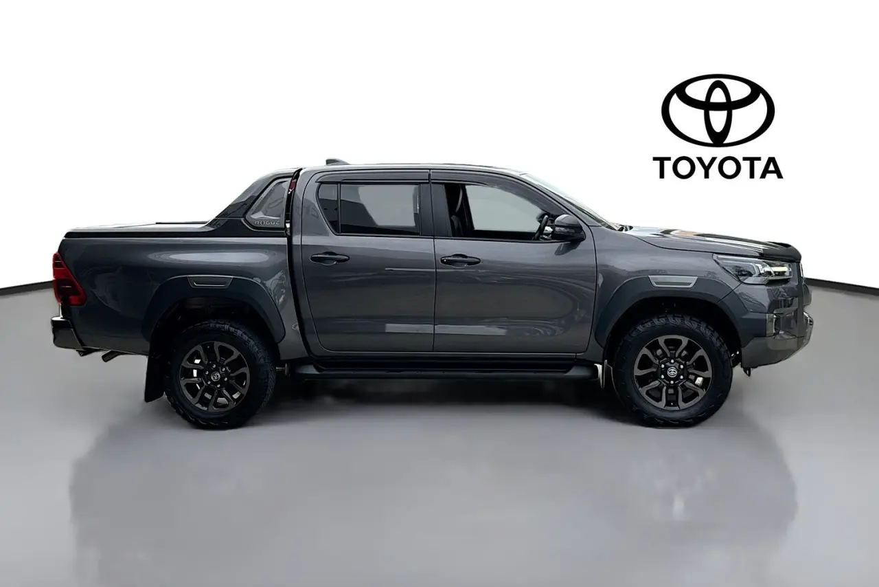 2022 Toyota Hilux Gallery Image 11