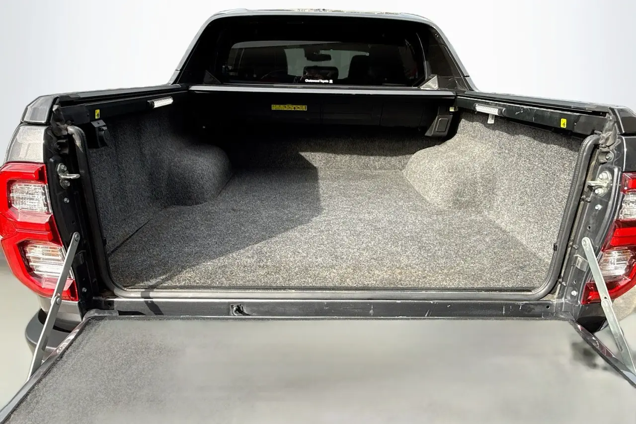 2022 Toyota Hilux Gallery Image 26