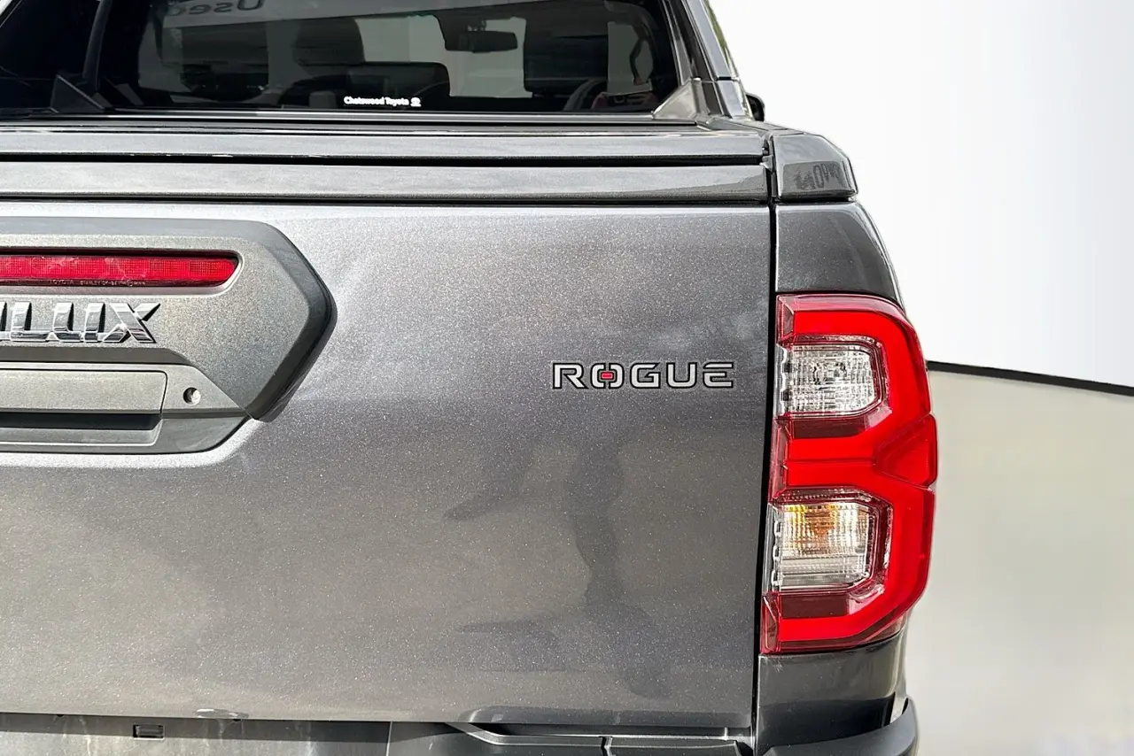 2022 Toyota Hilux Gallery Image 9