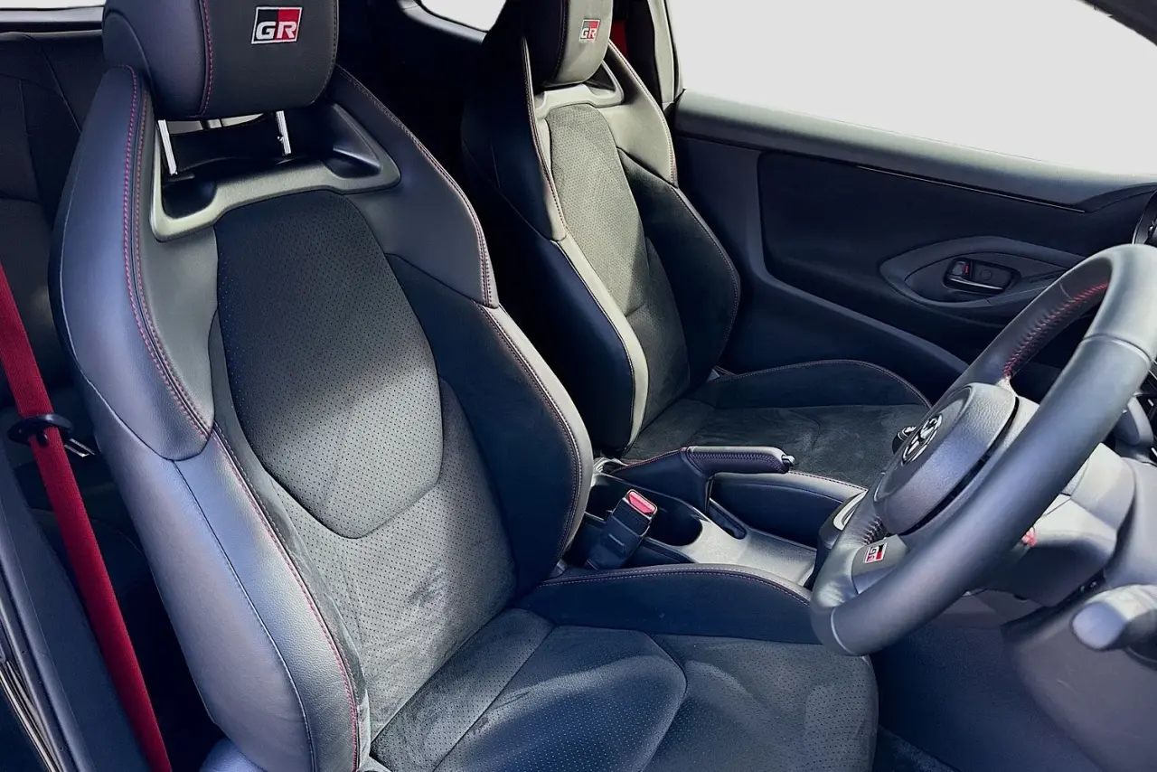 2025 Toyota Yaris Gallery Image 15