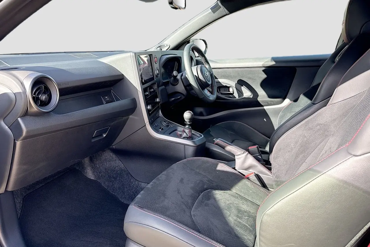 2025 Toyota Yaris Gallery Image 27