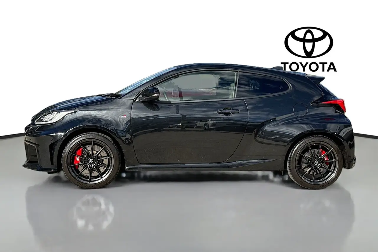 2025 Toyota Yaris Gallery Image 6