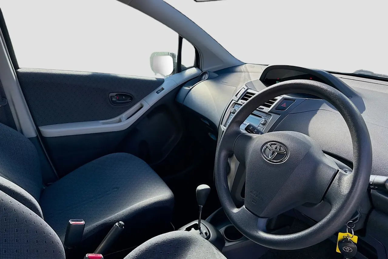 2010 Toyota Yaris Gallery Image 18