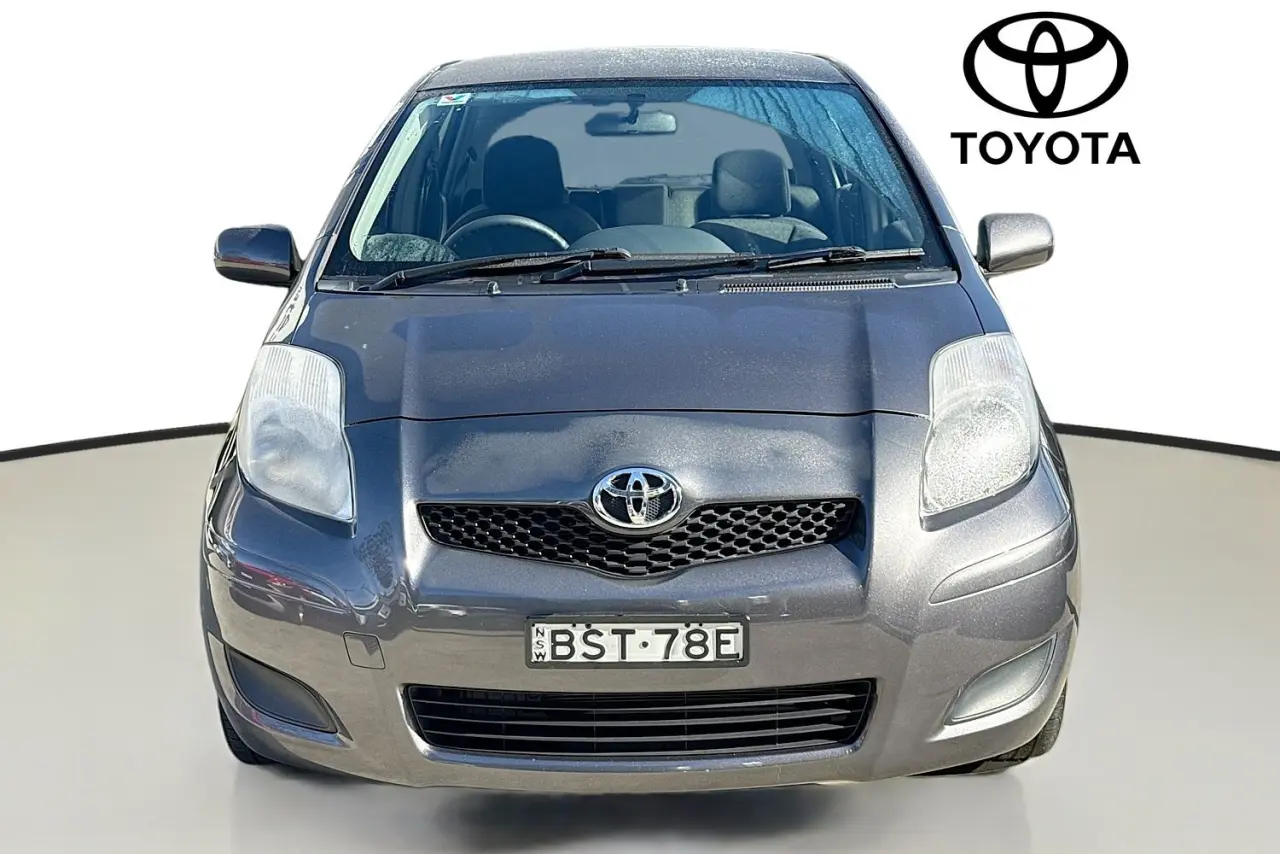 2010 Toyota Yaris Gallery Image 2