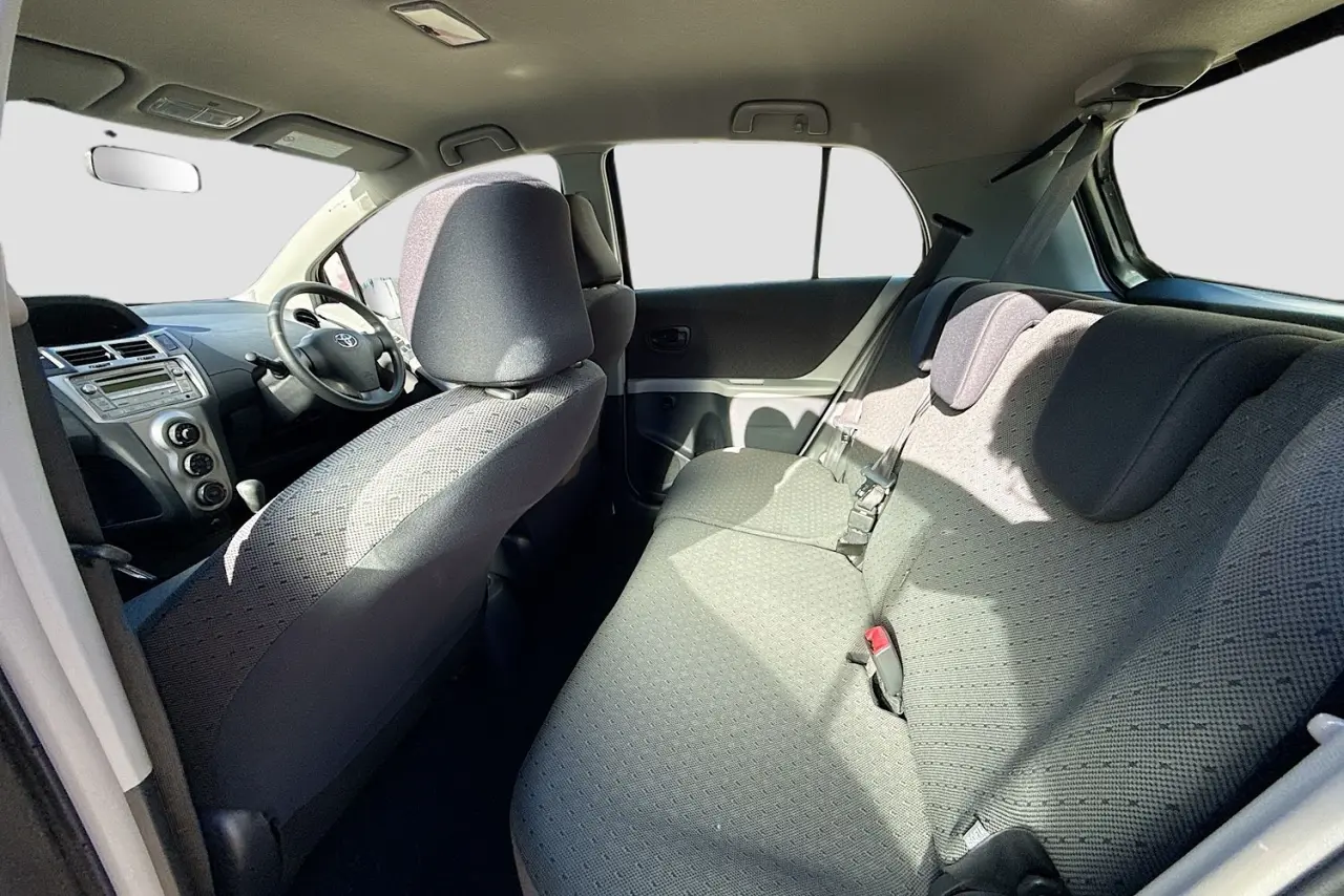 2010 Toyota Yaris Gallery Image 21