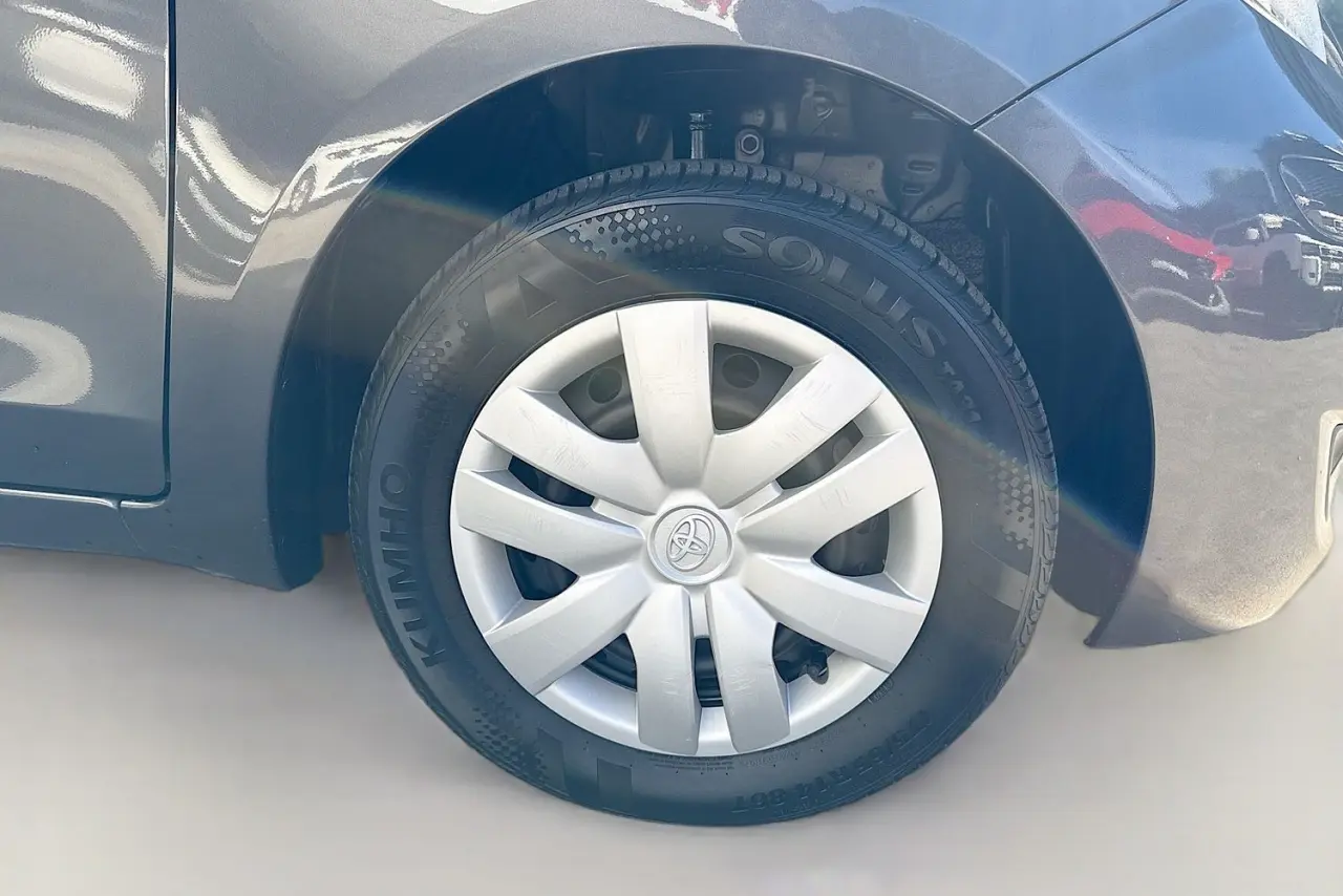 2010 Toyota Yaris Gallery Image 23