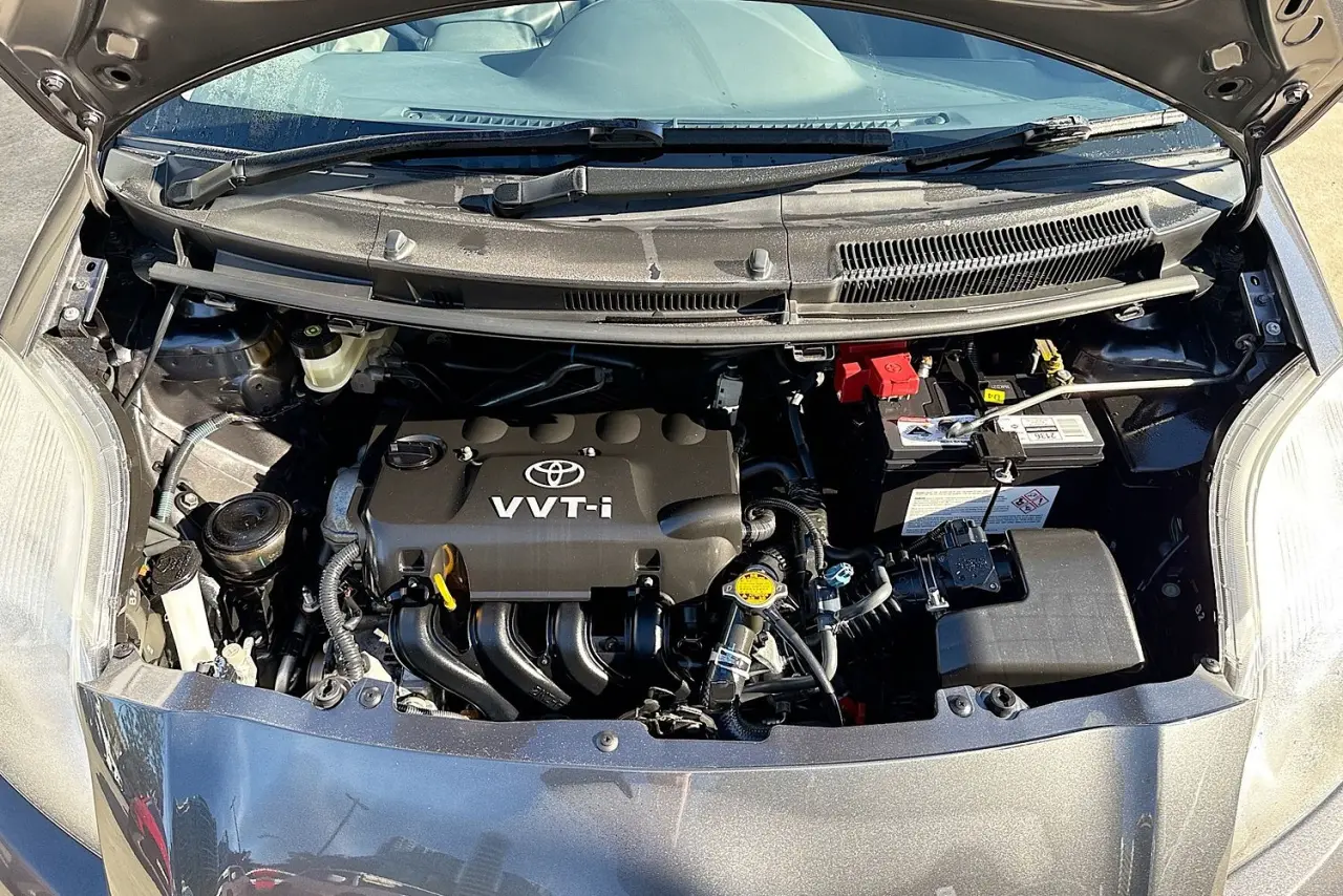 2010 Toyota Yaris Gallery Image 24