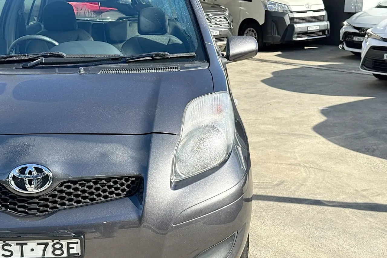 2010 Toyota Yaris Gallery Image 3