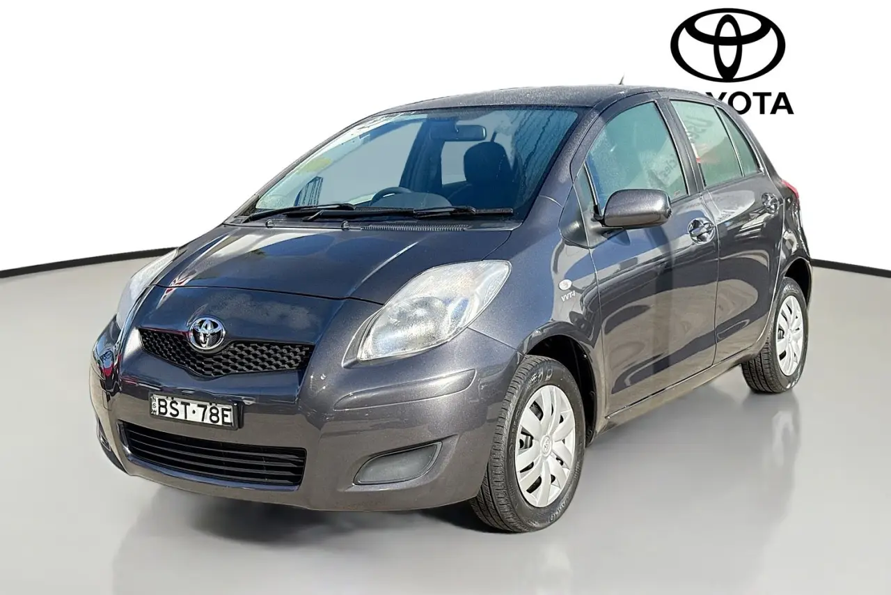 2010 Toyota Yaris Gallery Image 4
