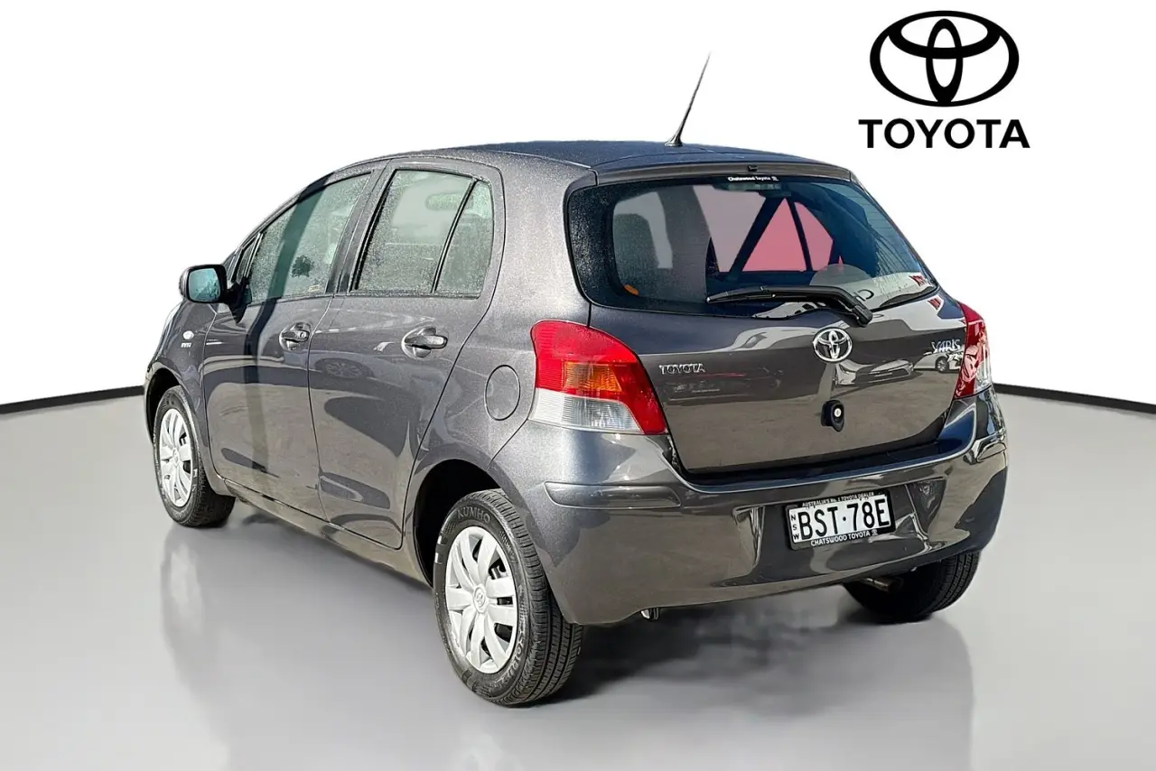2010 Toyota Yaris Gallery Image 6