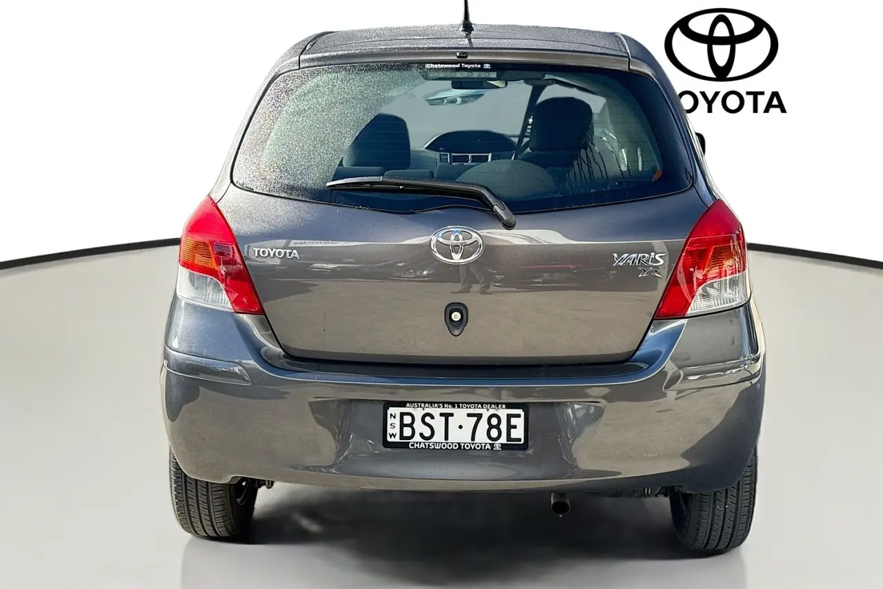 2010 Toyota Yaris Gallery Image 7