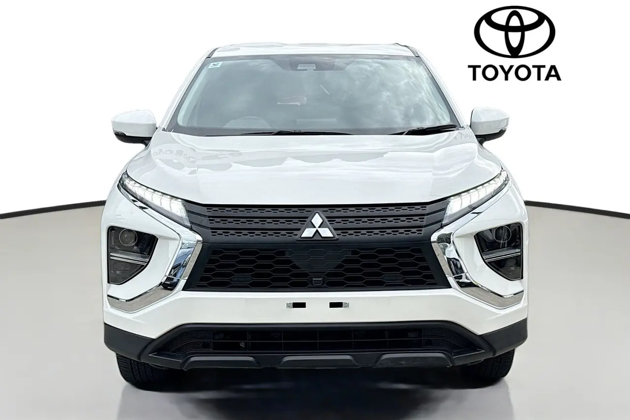 2022 Mitsubishi Eclipse Cross Gallery Image 2