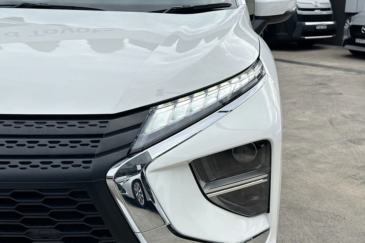 2022 Mitsubishi Eclipse Cross Gallery Image 3