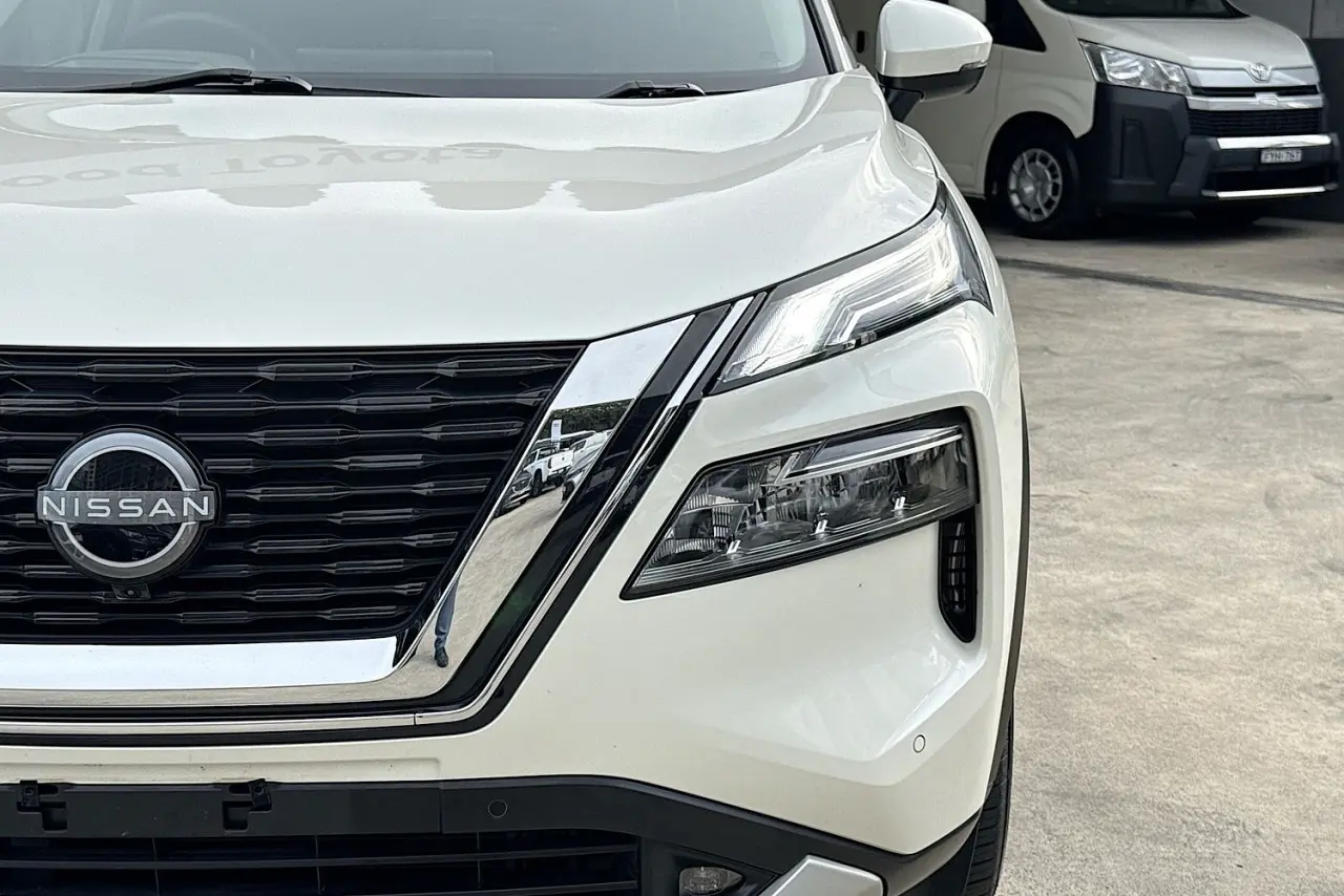 2023 Nissan X-TRAIL Gallery Image 3