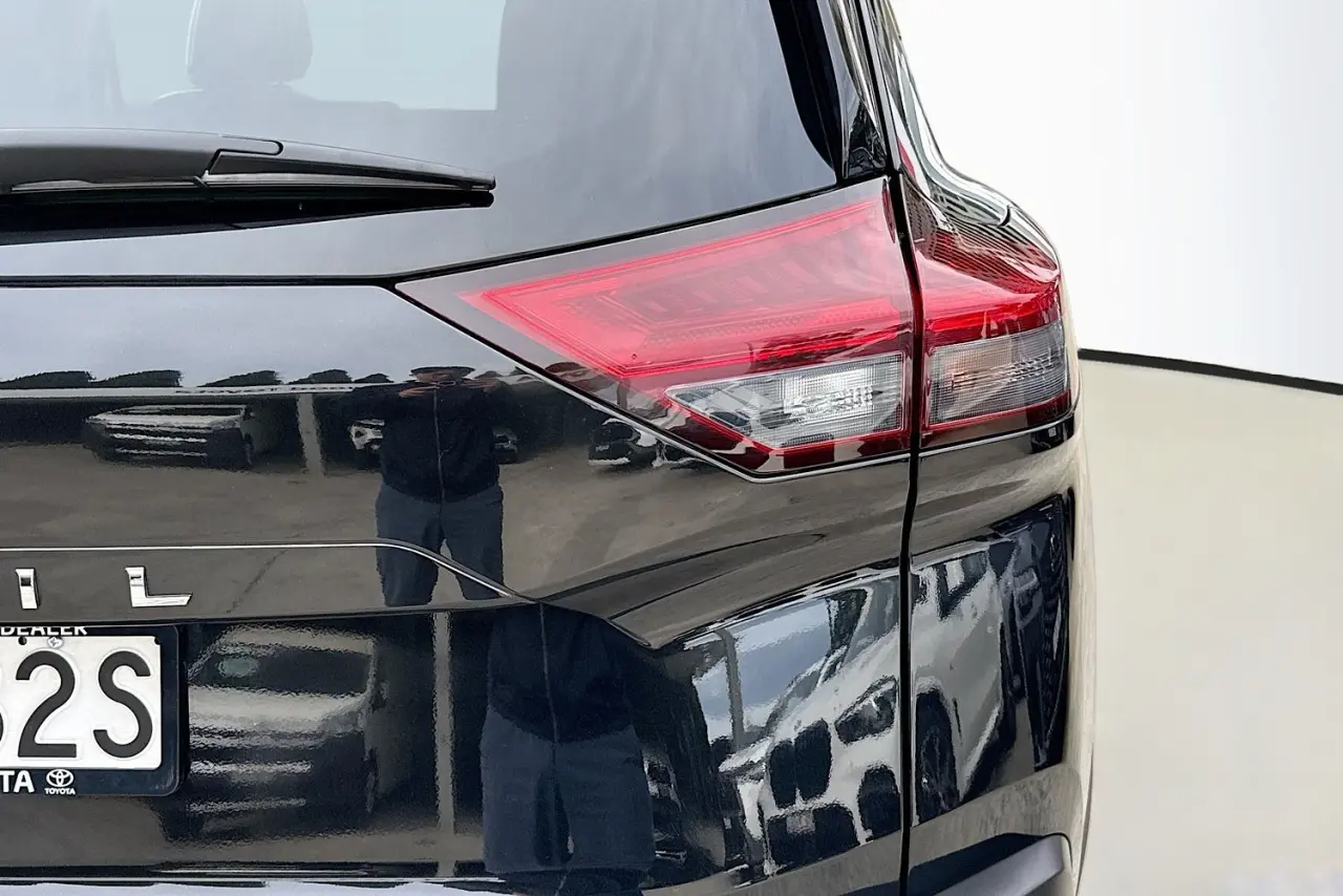 2023 Nissan X-TRAIL Gallery Image 9