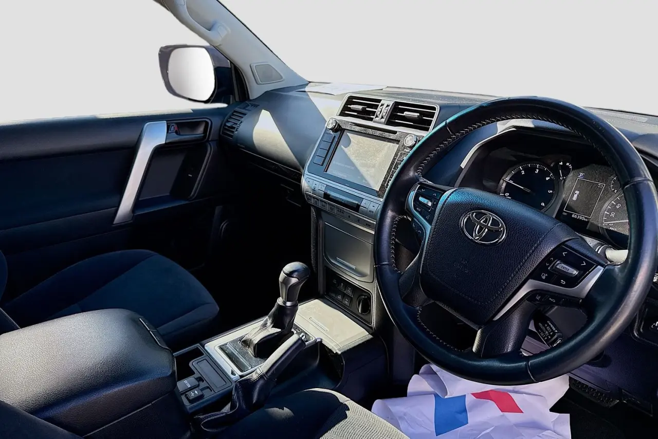 2018 Toyota Landcruiser Prado Gallery Image 22