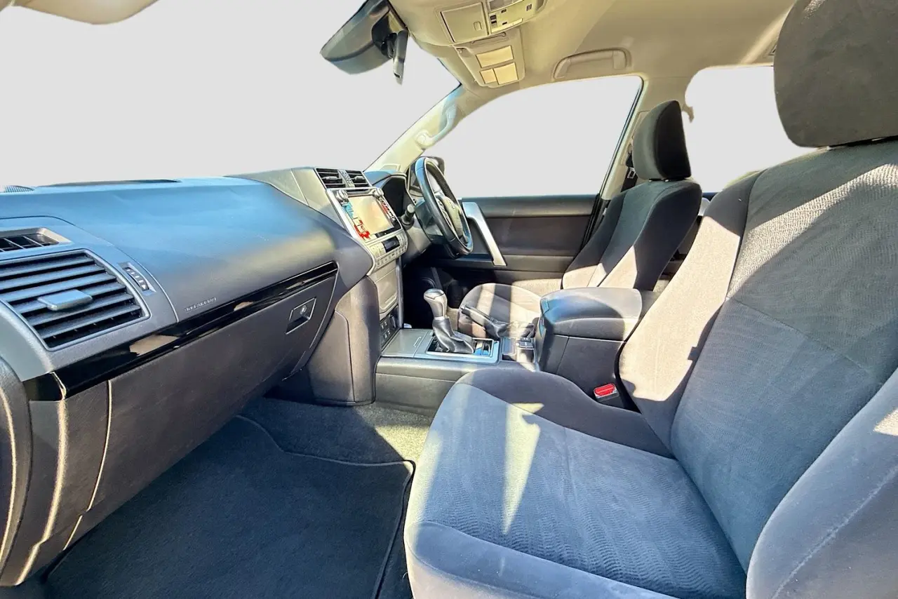 2018 Toyota Landcruiser Prado Gallery Image 24