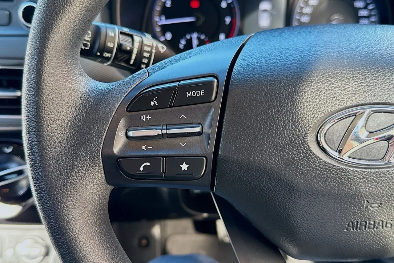 2022 Hyundai Kona Gallery Image 17