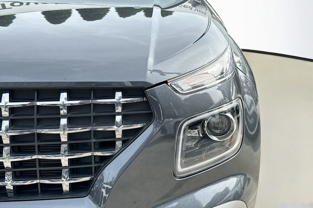2021 Hyundai Venue Gallery Image 3