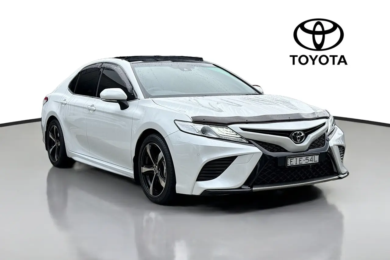2020 Toyota Camry Gallery Image 1