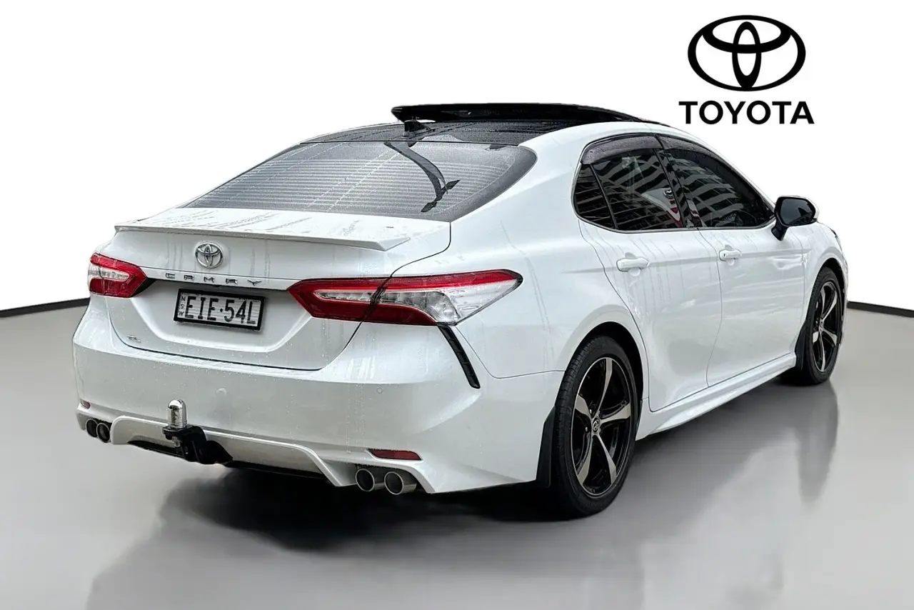 2020 Toyota Camry Gallery Image 10