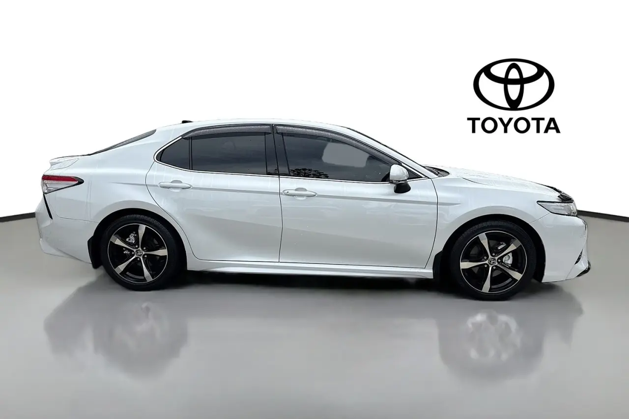 2020 Toyota Camry Gallery Image 11