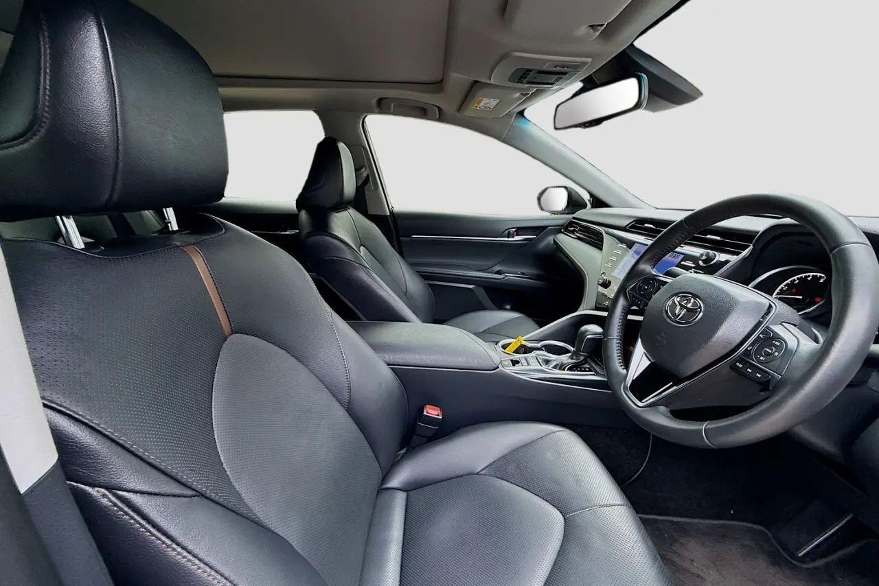 2020 Toyota Camry Gallery Image 13