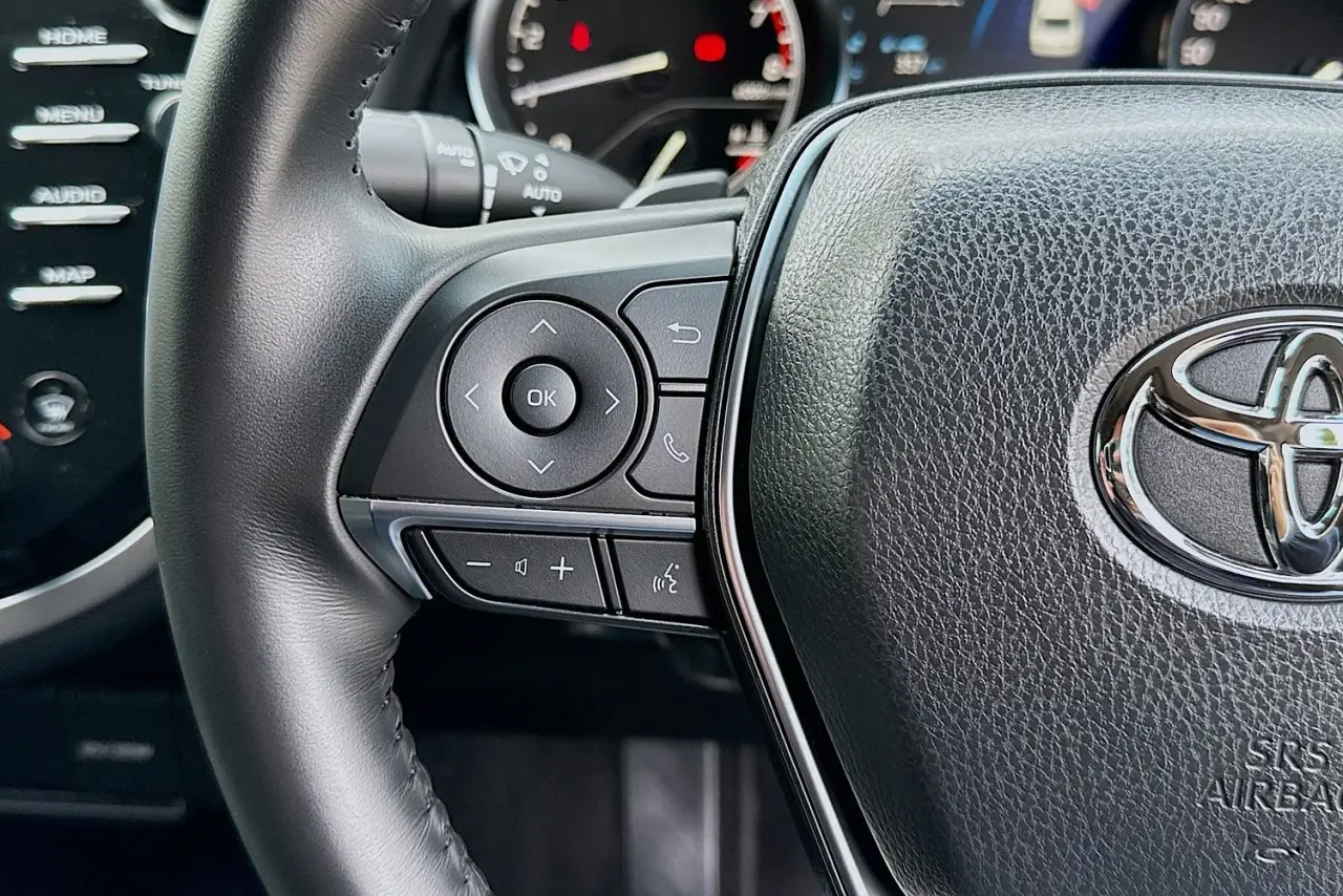 2020 Toyota Camry Gallery Image 19